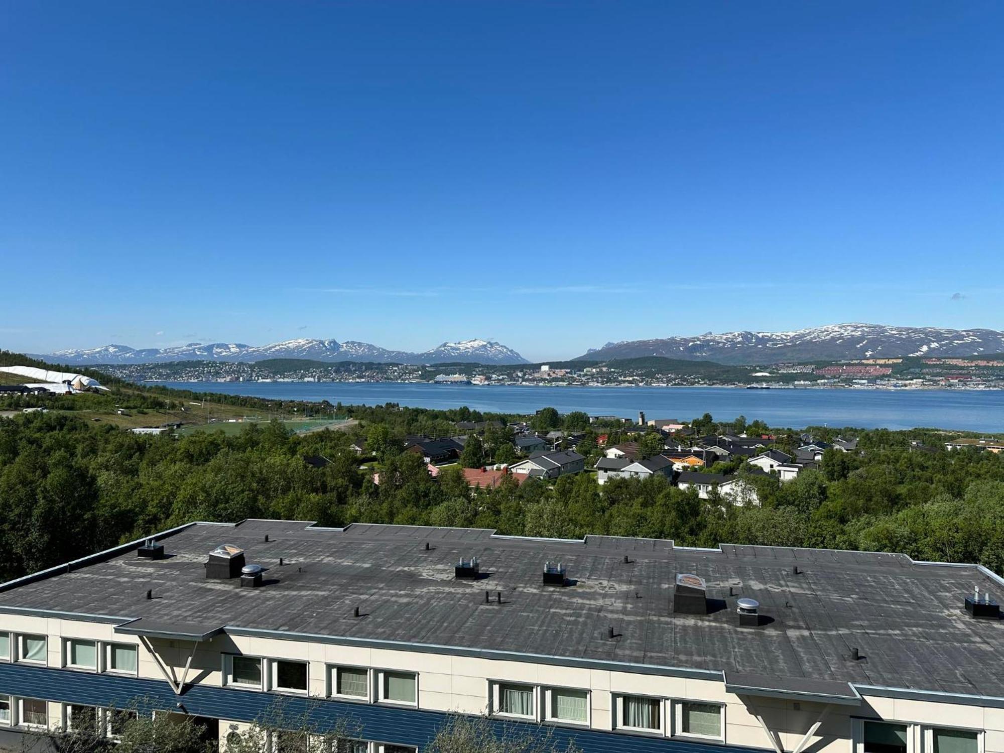 Miracle Tromso, Cozy Double Bed Private Room In A Shared Apartment With Stunning Tromso Views Екстер'єр фото