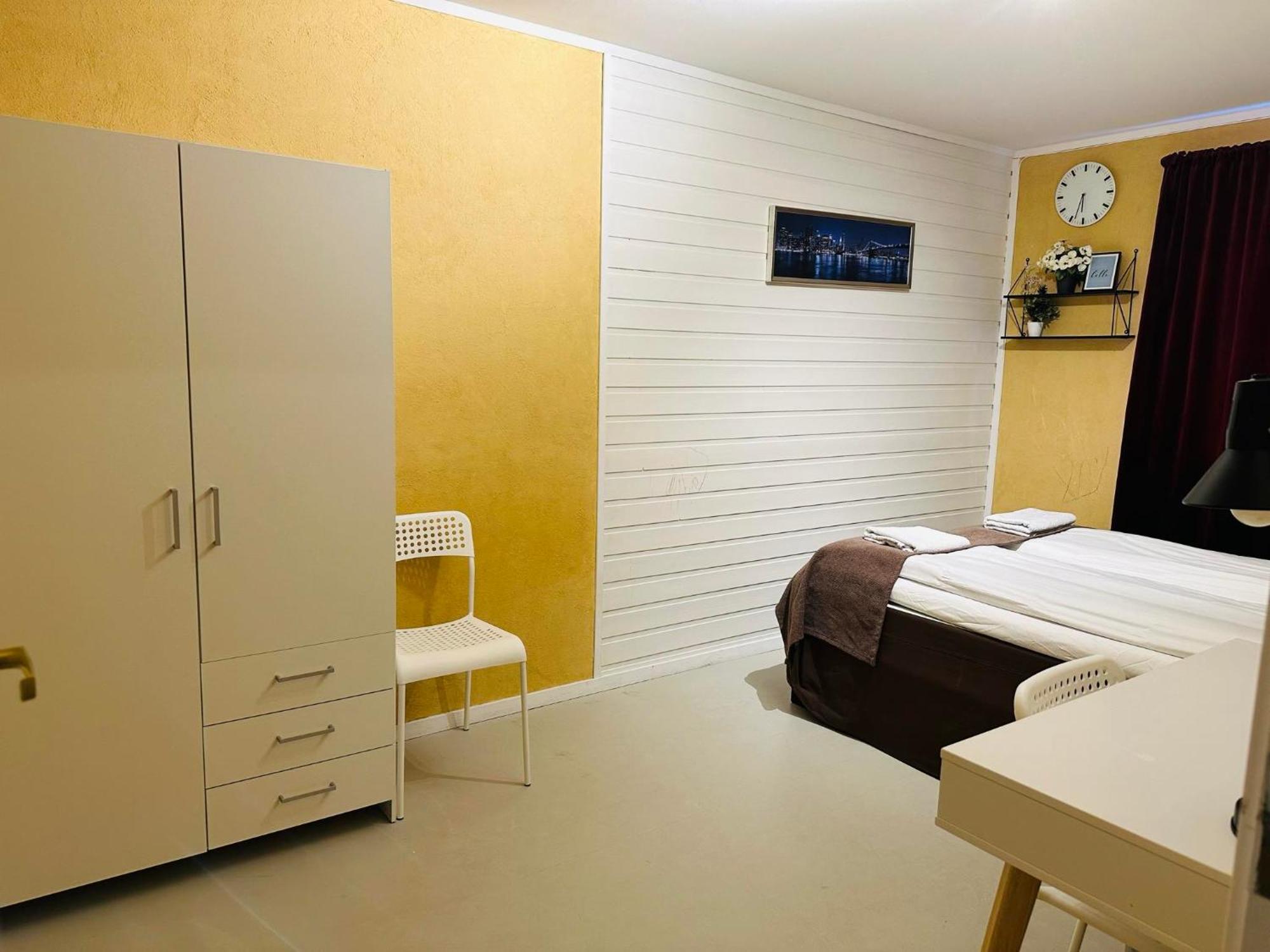 Miracle Tromso, Cozy Double Bed Private Room In A Shared Apartment With Stunning Tromso Views Екстер'єр фото